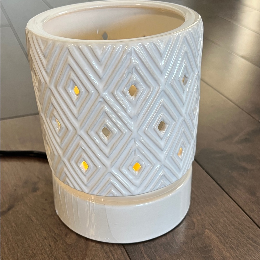 Wax Warmer geometric pattern